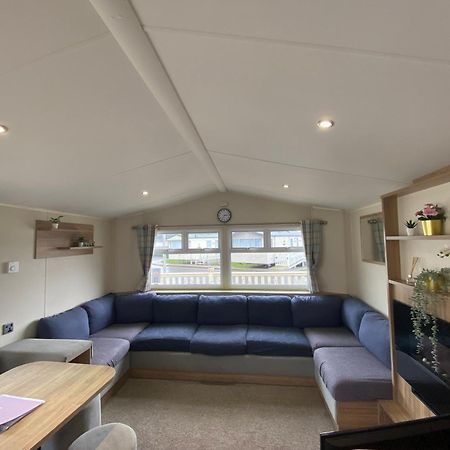 8 Bed Sun Decked Caravan Unlimited High Speed Wifi And Fun At Seawick Holiday Park Clacton-on-Sea Esterno foto