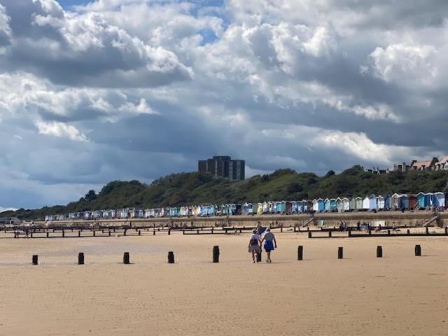 8 Bed Sun Decked Caravan Unlimited High Speed Wifi And Fun At Seawick Holiday Park Clacton-on-Sea Esterno foto