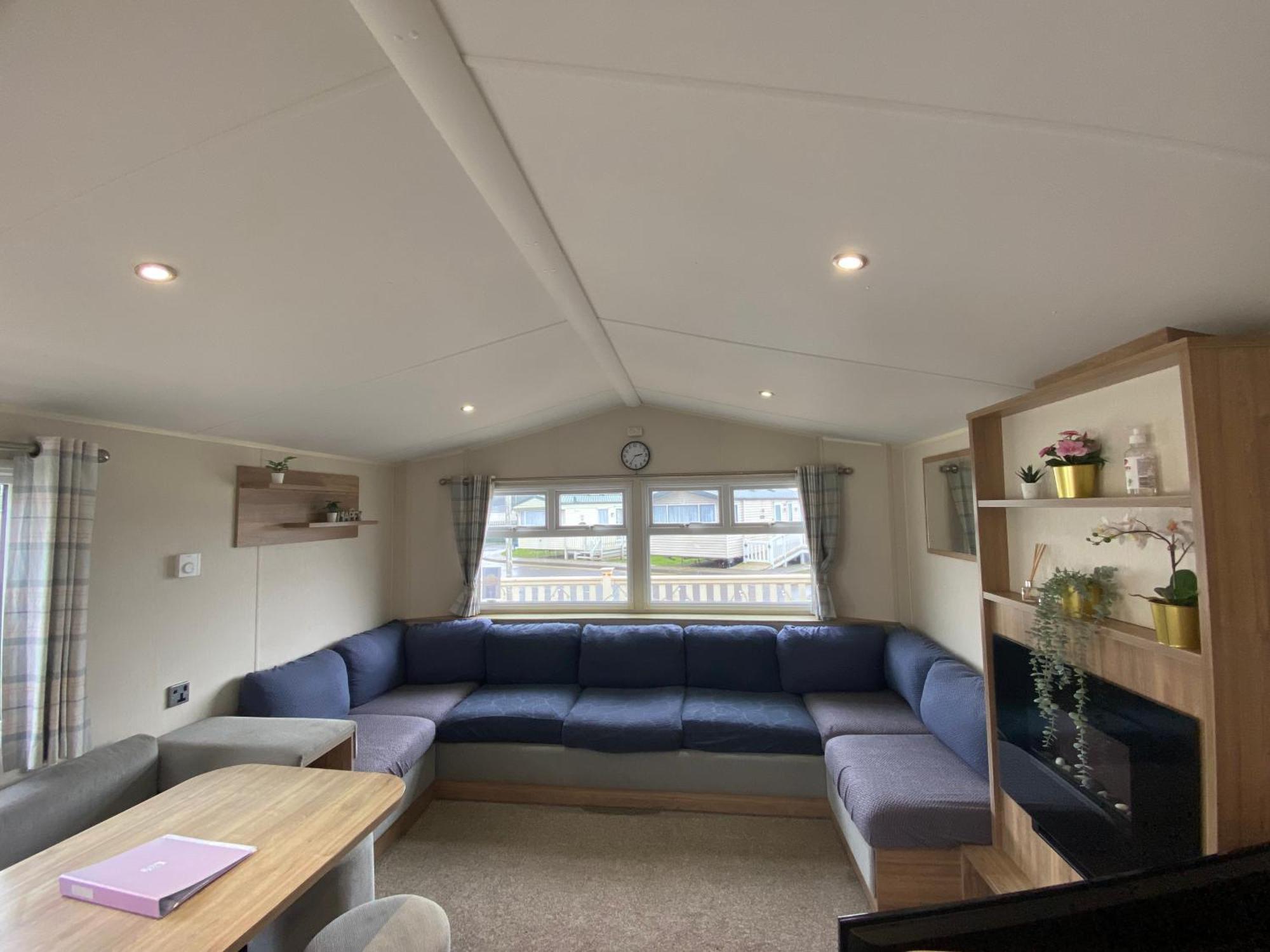 8 Bed Sun Decked Caravan Unlimited High Speed Wifi And Fun At Seawick Holiday Park Clacton-on-Sea Esterno foto